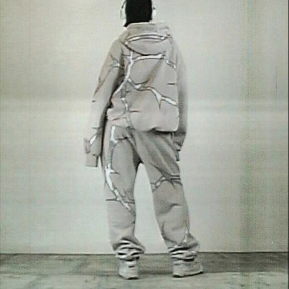 THORN RHINESTONE SWEATPANTS & ZIP HOODIE BONE SET - Picture 5 of 9